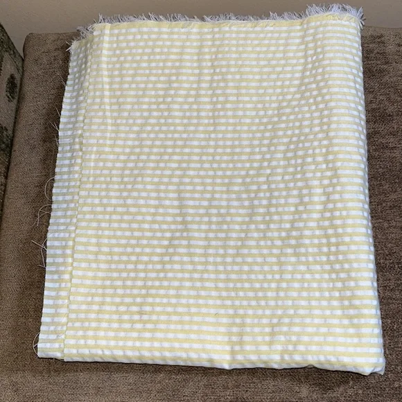 Yellow Cotton Seersucker Fabric One Yard - Picture 3 of 3